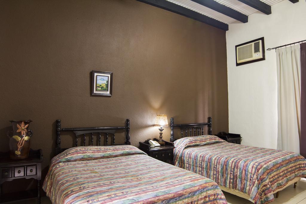 Hotel Posada De Don Jose Retalhuleu Phòng bức ảnh