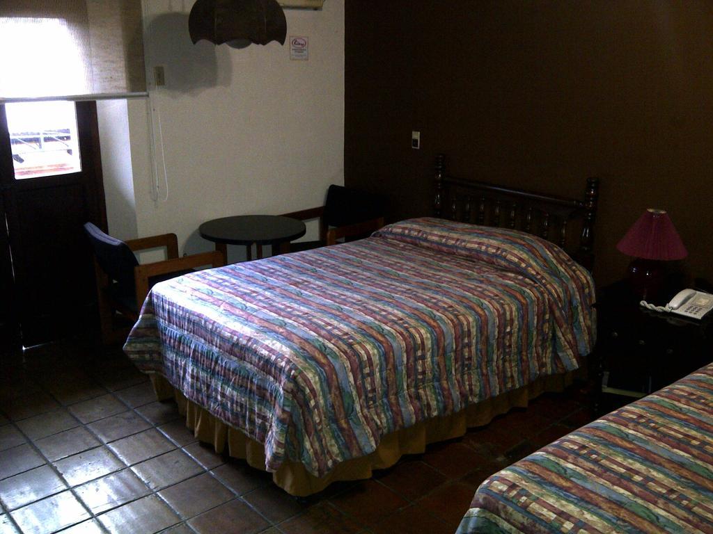 Hotel Posada De Don Jose Retalhuleu Phòng bức ảnh